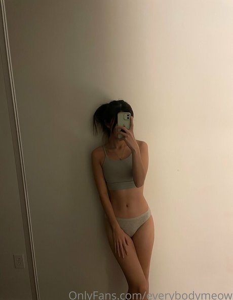 everybodymeow model exclusive picture