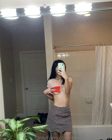 everybodymeow hot model photos