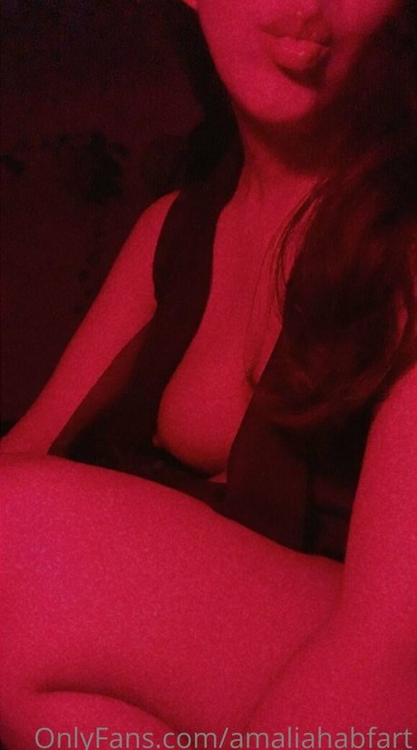 amaliahabfart star hot image