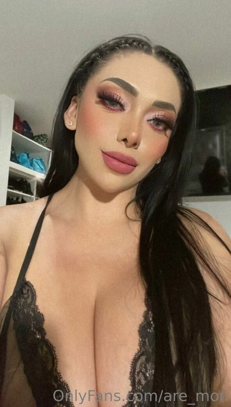 are mon xxx actress pics