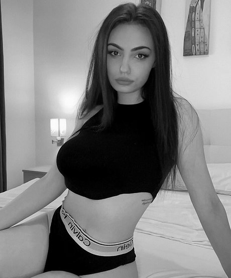 mikitty y pornstar nude img