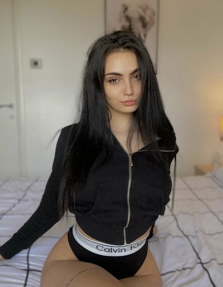 mikitty y hot actress photos