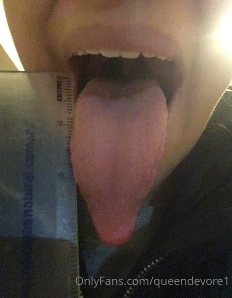 queendevore1 nice model photo