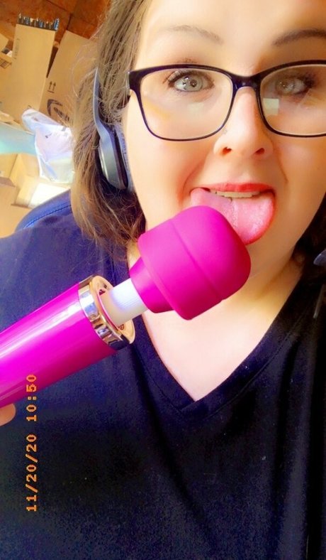 anonymousmariie model top image