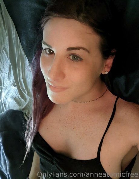 anneatomicfree model top pictures