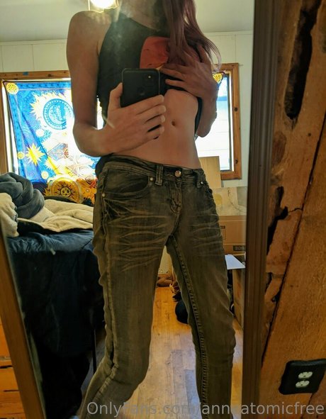 anneatomicfree model sexy images