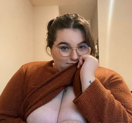 blynne1998 2 porn star pictures