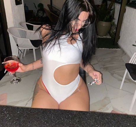 Vitoria Bornoll exclusive star pictures