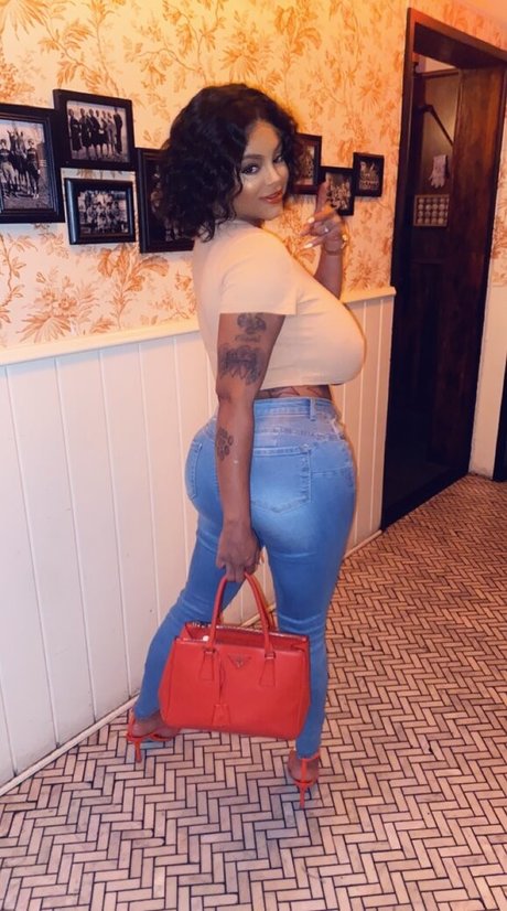 Lavish Styles model xxx picture