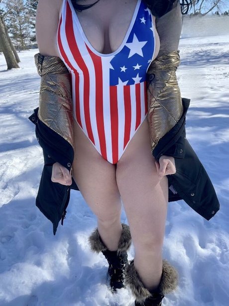 ViolaVachon model nudes pic