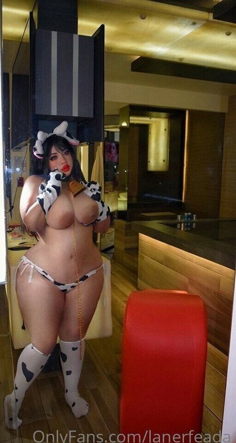 La Nerfeada star sexy images