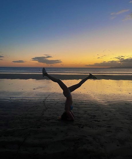 Dana Sartov porn model pic