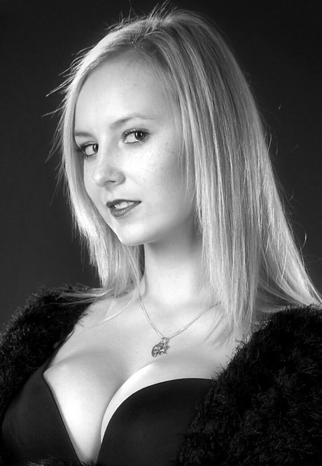 Modelkartei xxx star archive