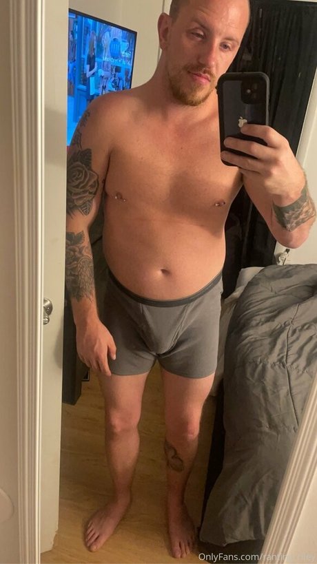 ranting riley beautiful model img