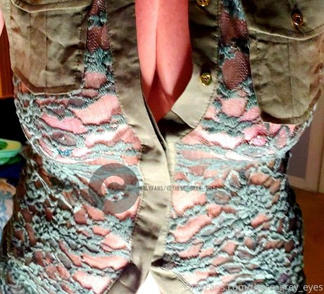 these grey eyes star hot photo