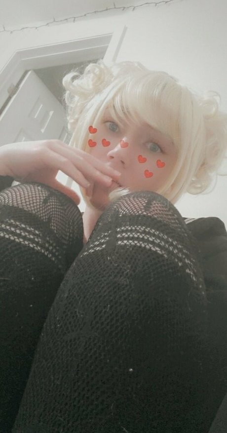 embitss model naked images