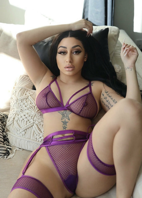 Subzerovixen model perfect pic