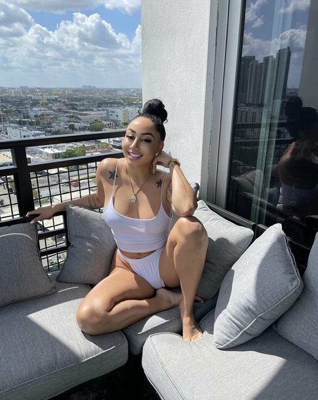 Subzerovixen pornstar archive