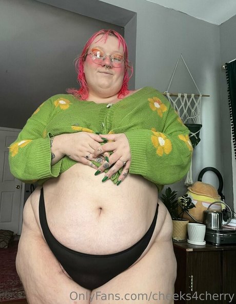 cheeks4cherry sexy model image