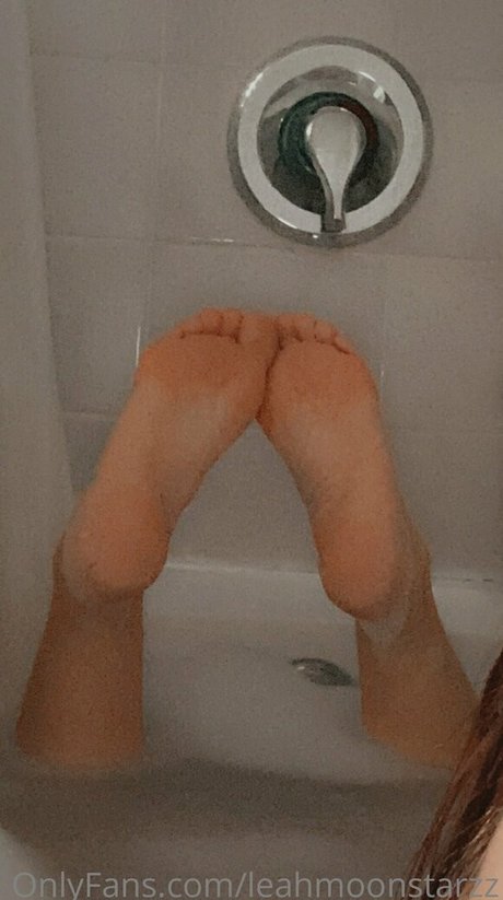 leahmoonstarzz star nudes pic