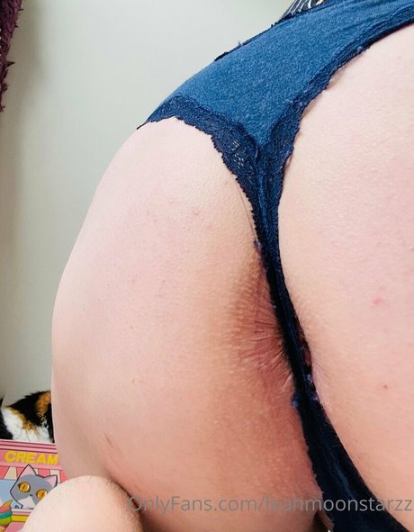 leahmoonstarzz sexy model img