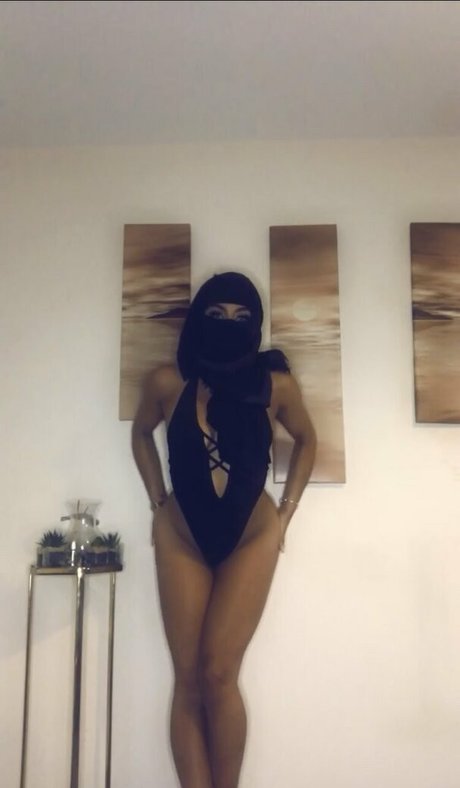 Madison Khan star art pictures