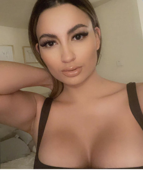 cbaby05 star naked photos