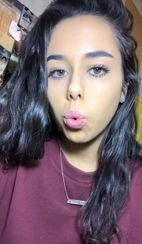 Nerdysara porn actress image