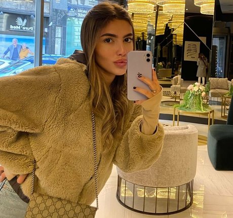 Meshi Malka xxx pornstar galleries