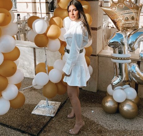 busty brunette onlyfans free images