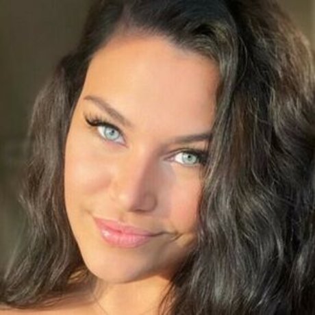 The Clarke Styles nice model pic