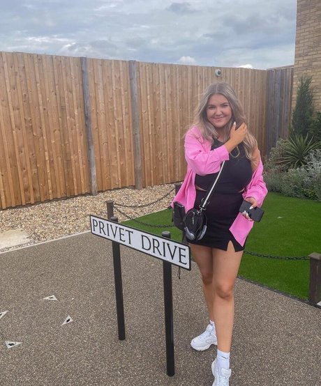 Katherine H porn model pictures