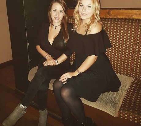 Maton Twins porn model pictures