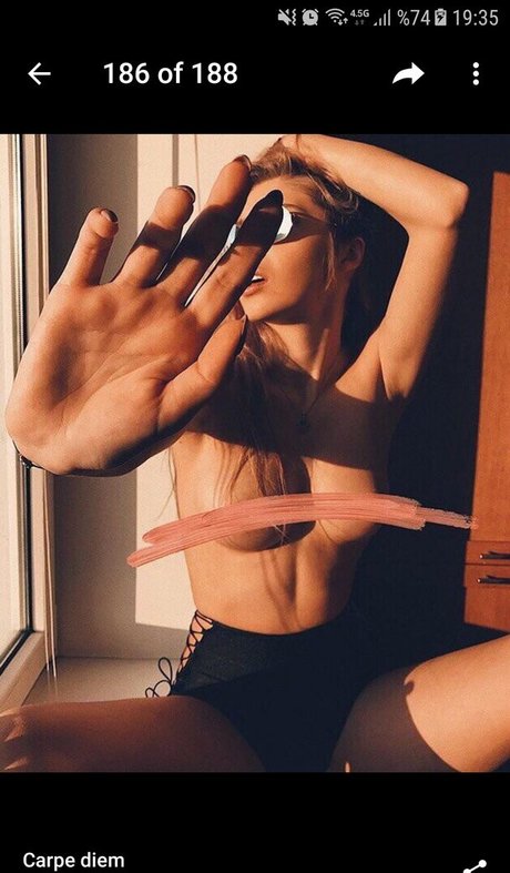 Tanita Le star art pic