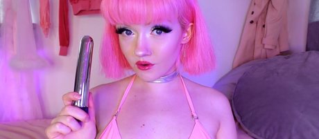 Evie Rees erotic actress pics