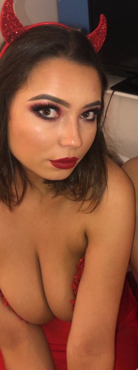 Lydia H nude star pictures