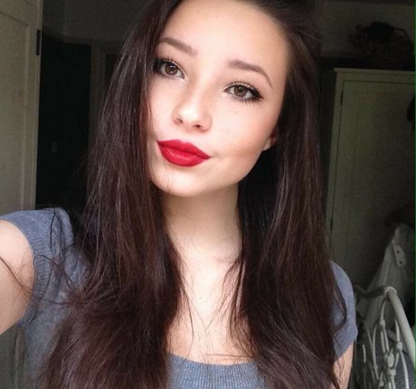 Lydia H model top photos