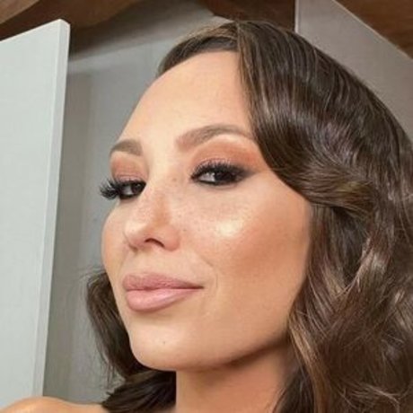 Cheryl Burke sex star img