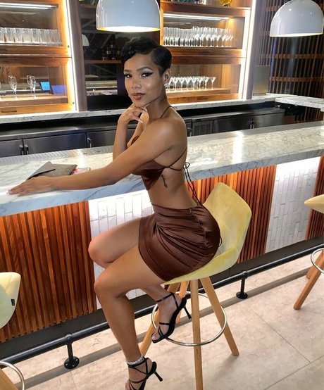 Nia no long pornstar hot img