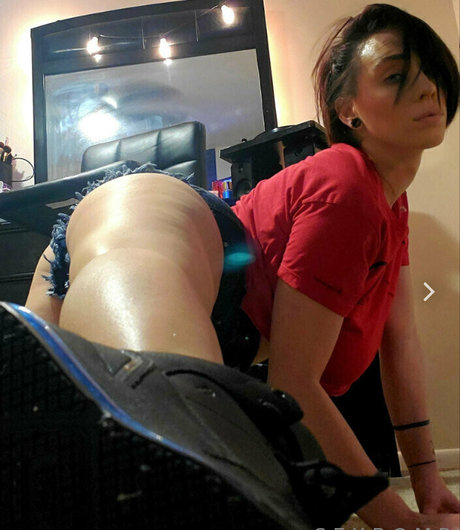 yourstrulyyyyyyyyyy naked pornstar photos