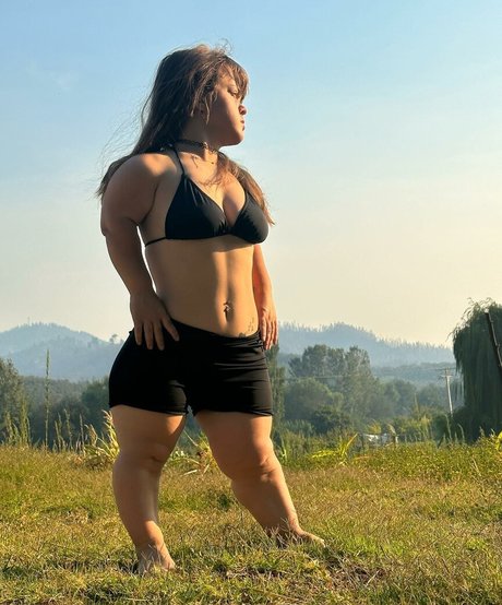 Jomini Dancer xxx actress galleries