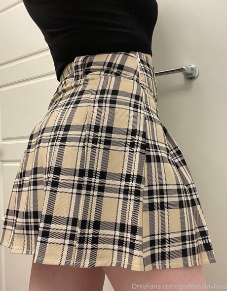 goddesslaylaaa star top pics