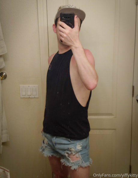 yiffykitty model erotic photos