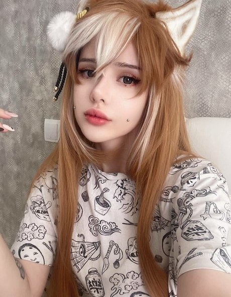 SuiSaiUwU sexy actress img