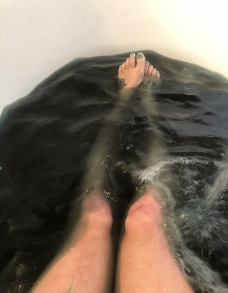 taystits hot model picture