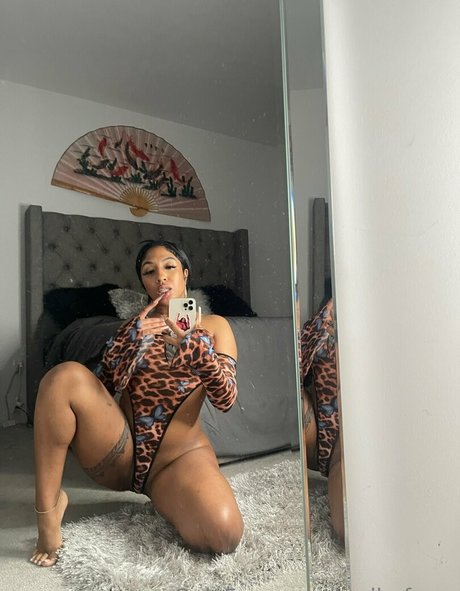 lordhefnerr beautiful actress image