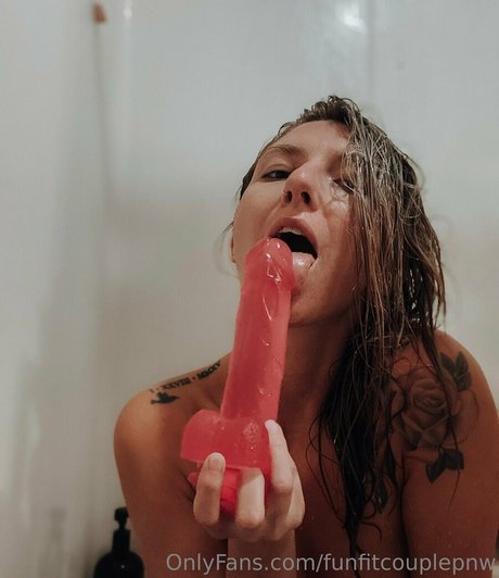 funfitcouplepnw pornstar nude photo