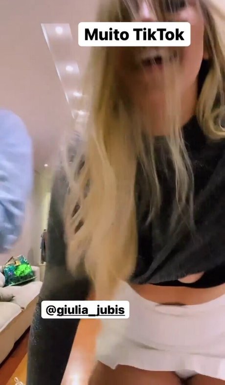 Giulia Porto exclusive actress galleries