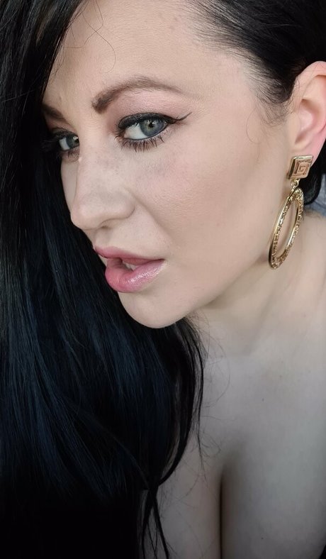 larajadedeene pretty actress pictures