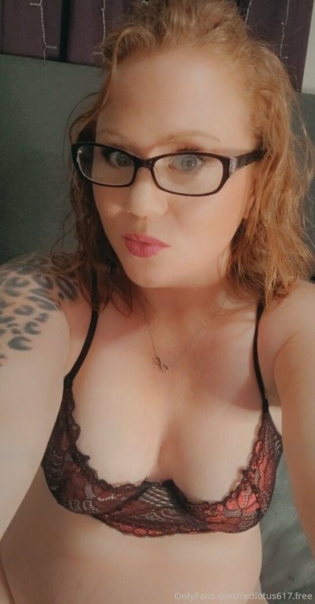 redlotus6170 nice actress pic